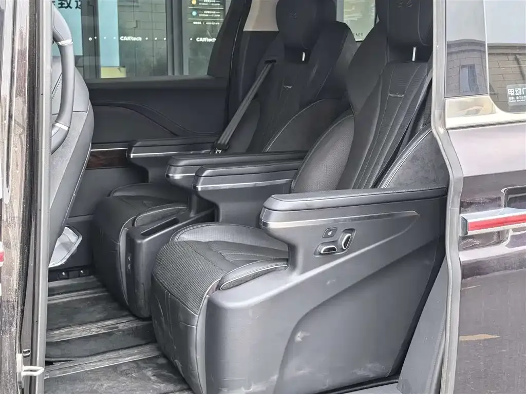 Hongqi HQ9 2023 из CN, фото 7