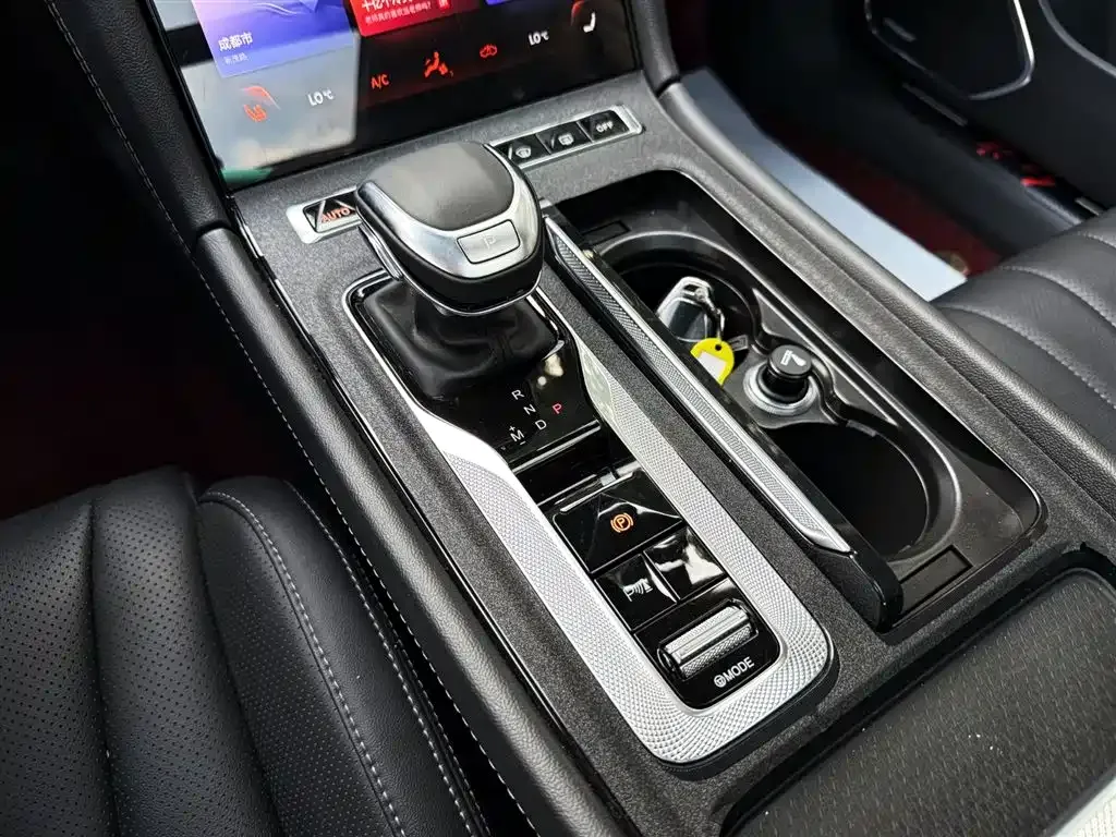 Hongqi H5 — фото 10