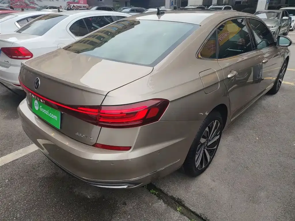 Volkswagen Passat — фото 7