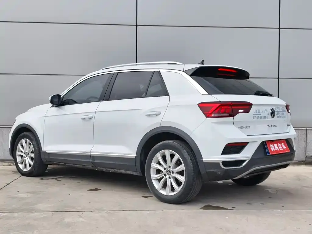 Volkswagen T-Roc — фото 8