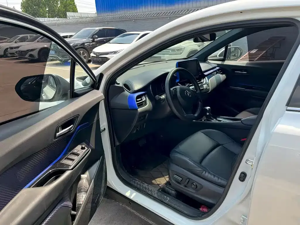 Toyota C-HR 2021 из CN, фото 2
