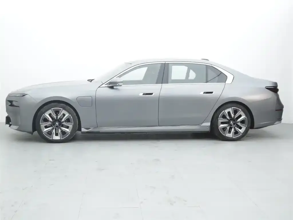 BMW i7 2023 из CN, фото 3