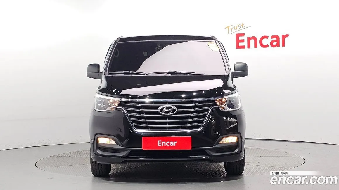 Hyundai Starex — фото 3