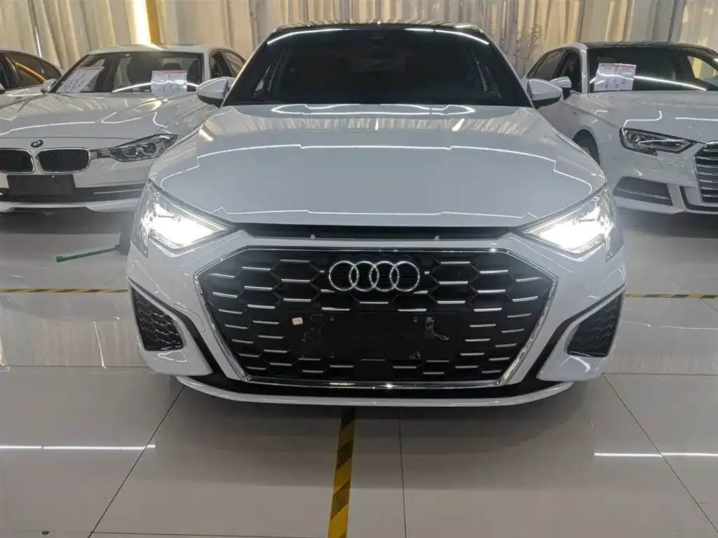 Audi A3 2023 из CN, фото 3