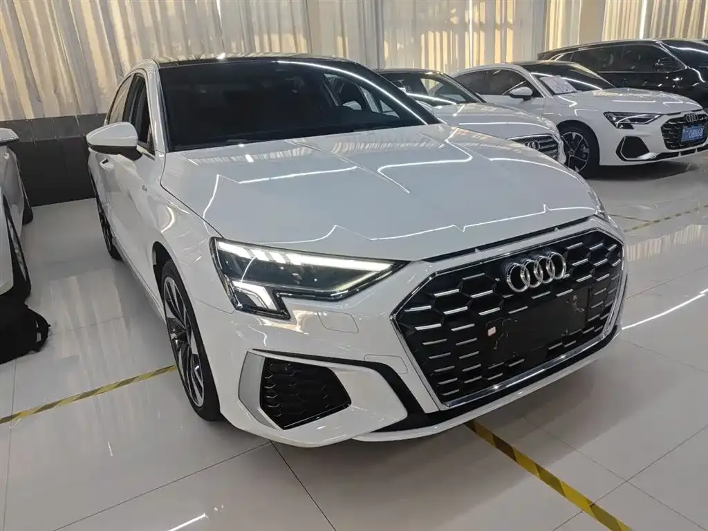 Audi A3 2023 из CN, фото 4