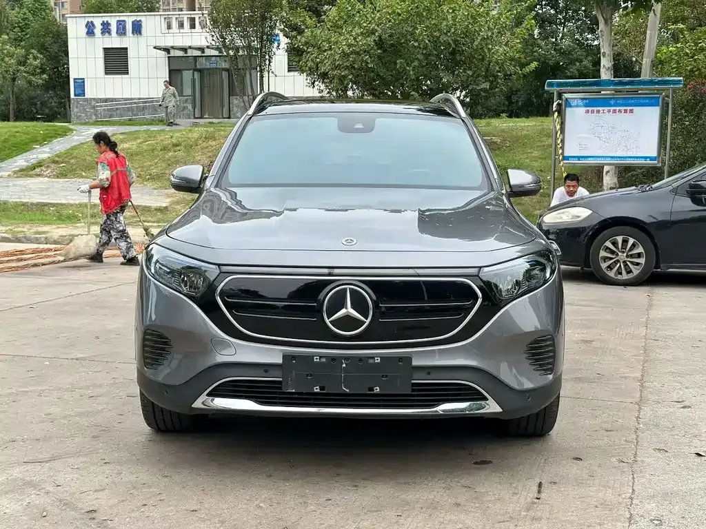 Mercedes-Benz EQB — фото 2