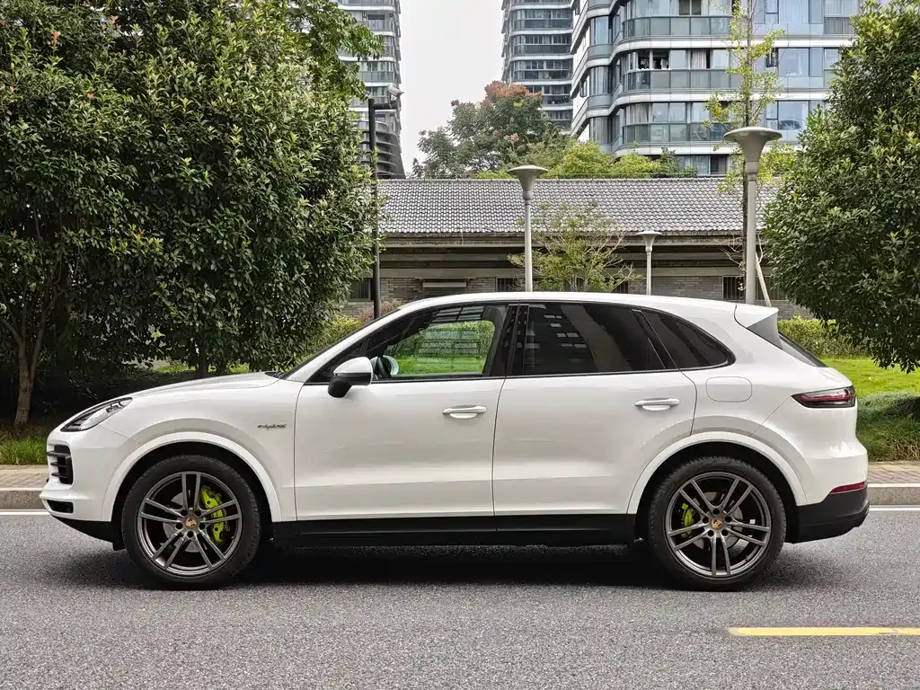 Porsche Cayenne Hybrid — фото 3