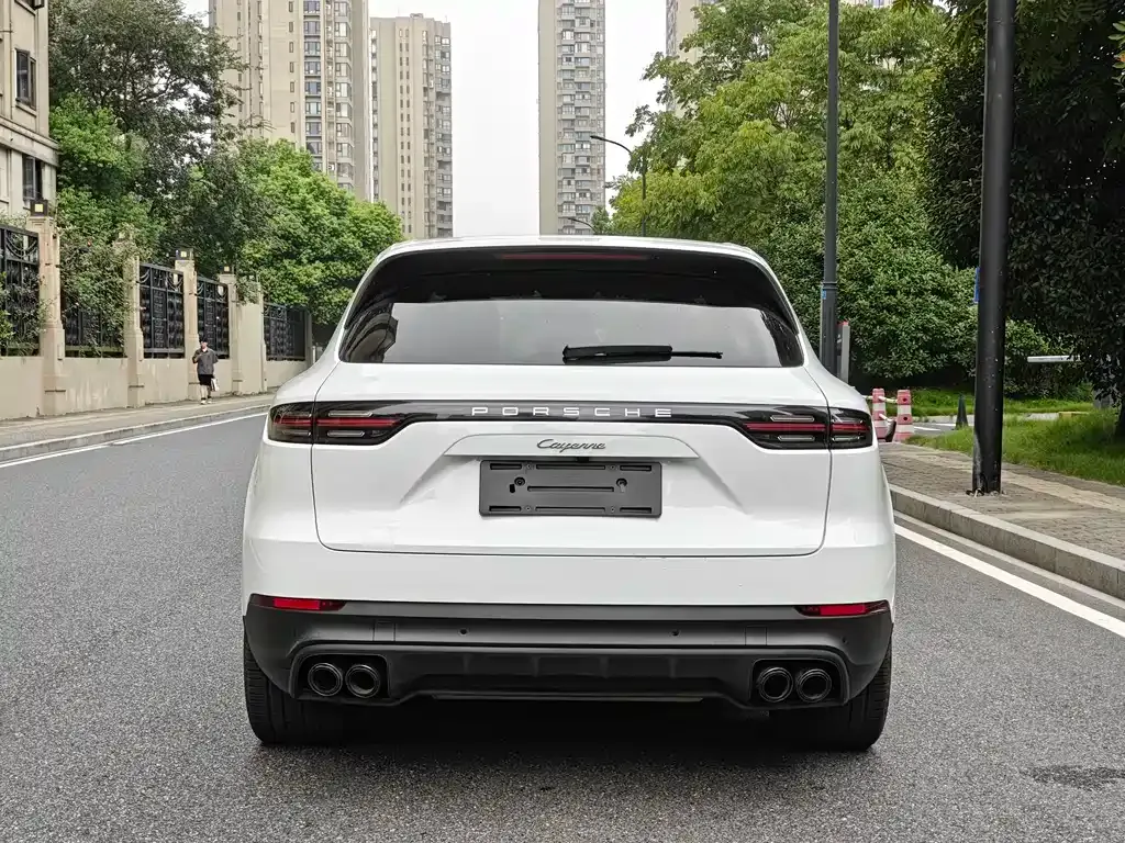 Porsche Cayenne Hybrid — фото 5
