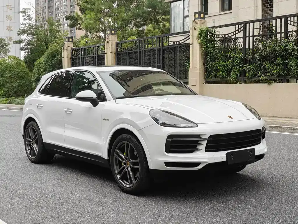 Porsche Cayenne Hybrid — фото 7