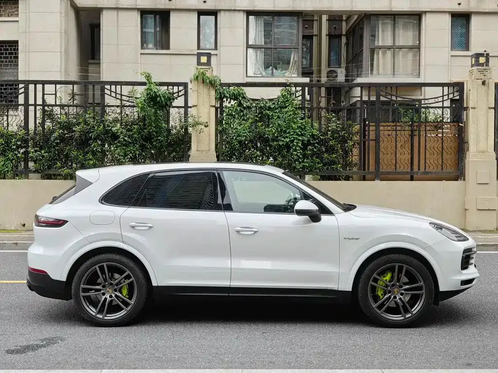Porsche Cayenne Hybrid — фото 8