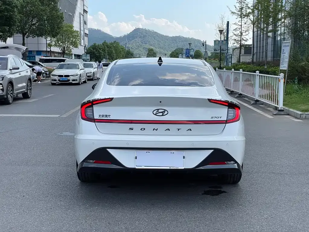 Hyundai Sonata 2023 из CN, фото 5