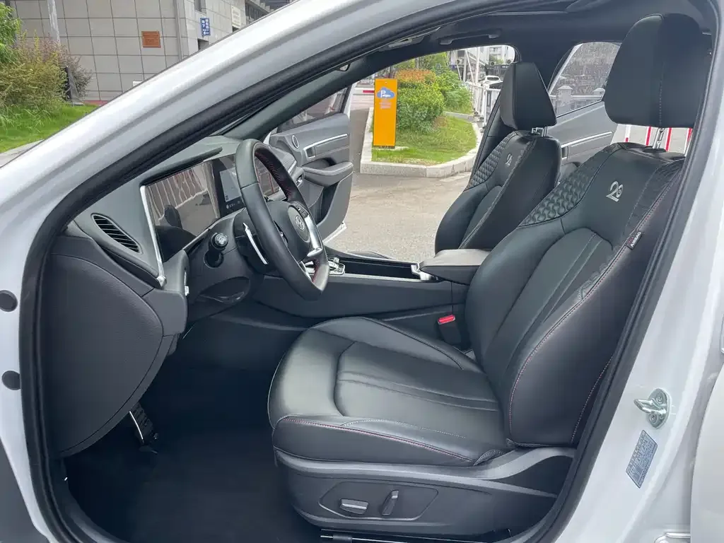 Hyundai Sonata 2023 из CN, фото 8