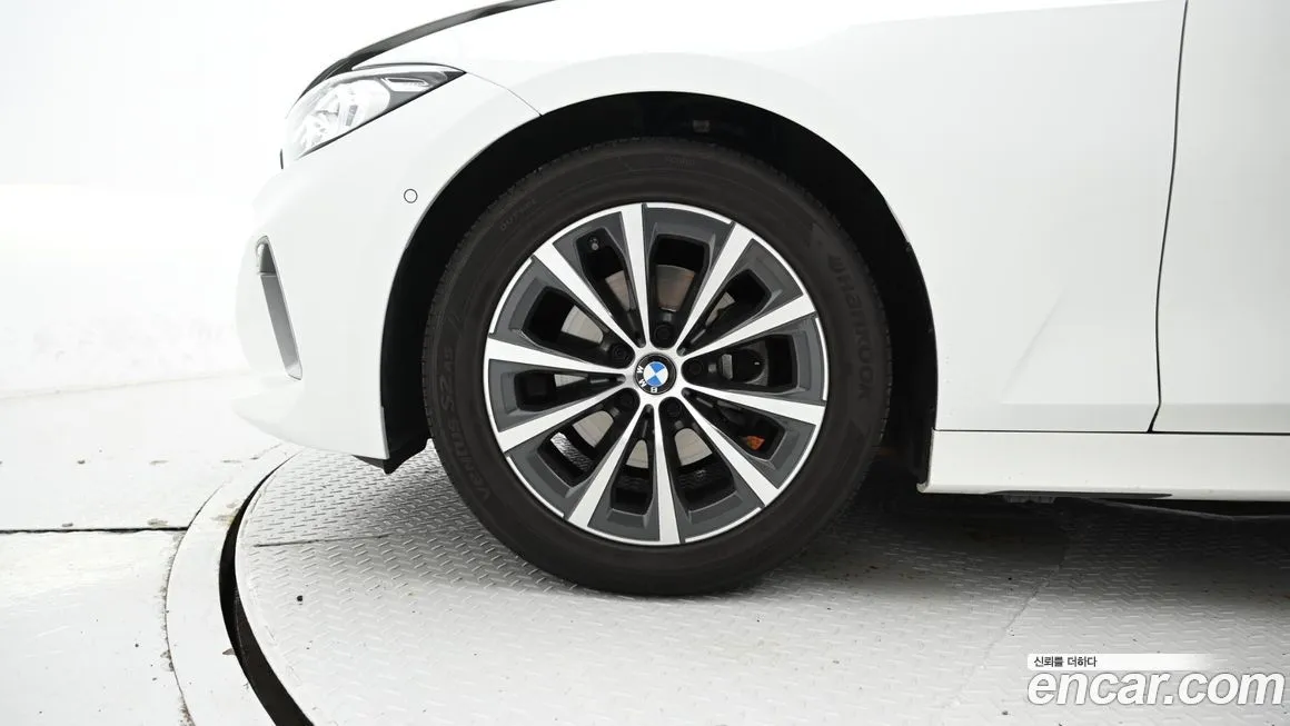 BMW 3-Series 2023 из KR, фото 5