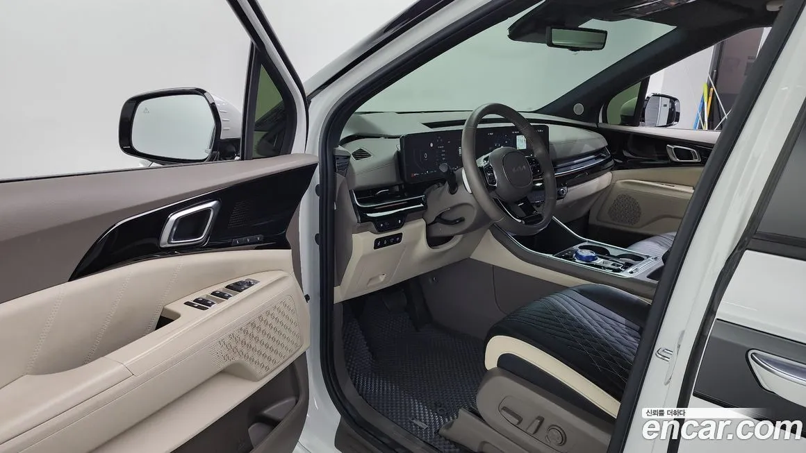 Kia Carnival — фото 10