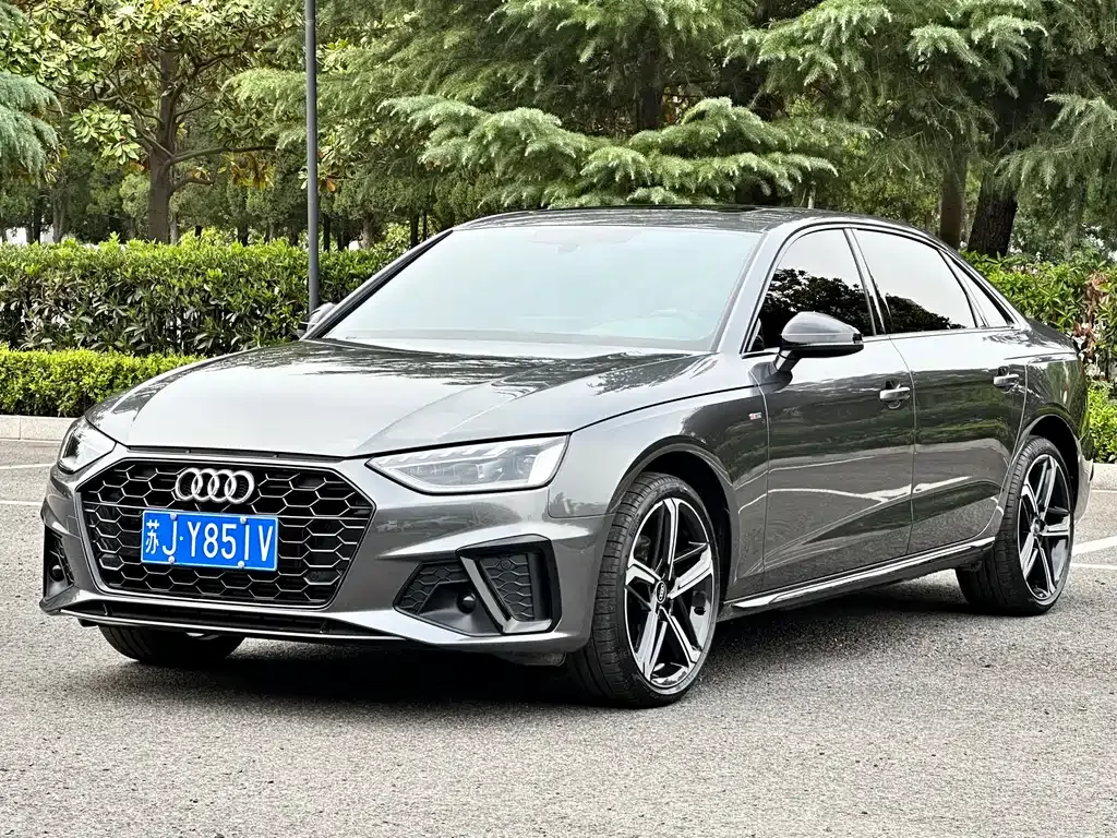 Audi A4L — фото 1