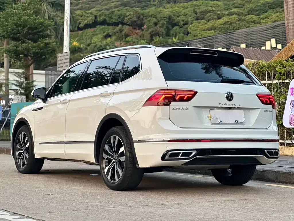 Volkswagen Tiguan L — фото 5