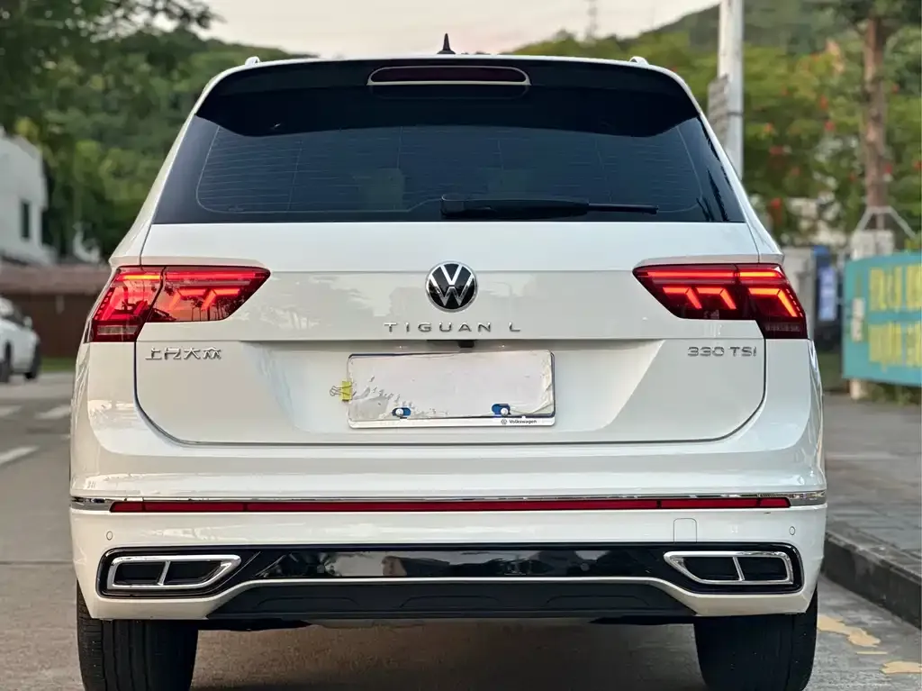 Volkswagen Tiguan L — фото 6