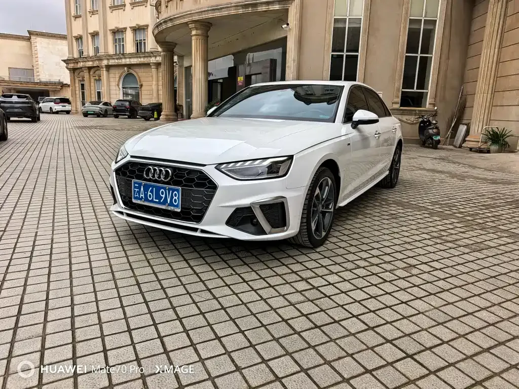 Audi A4L 2022 из CN, фото 1