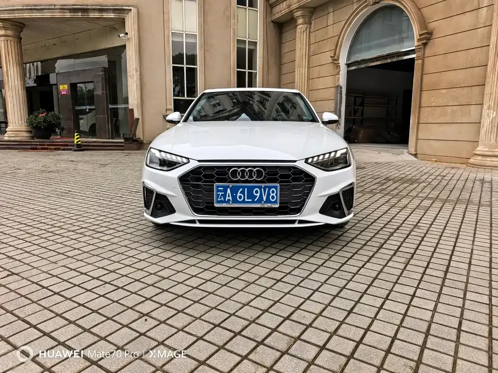 Audi A4L 2022 из CN, фото 2