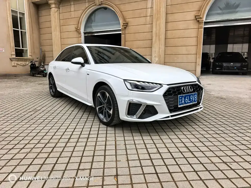 Audi A4L 2022 из CN, фото 3