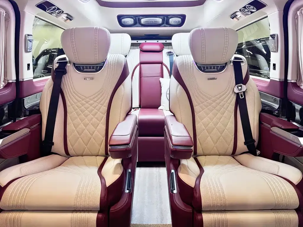 Mercedes-Benz V-Class 2023 из CN, фото 10