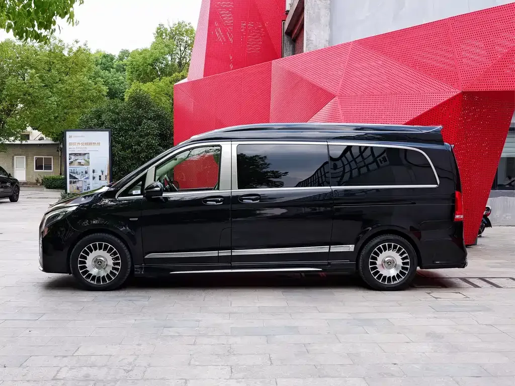 Mercedes-Benz V-Class 2023 из CN, фото 4