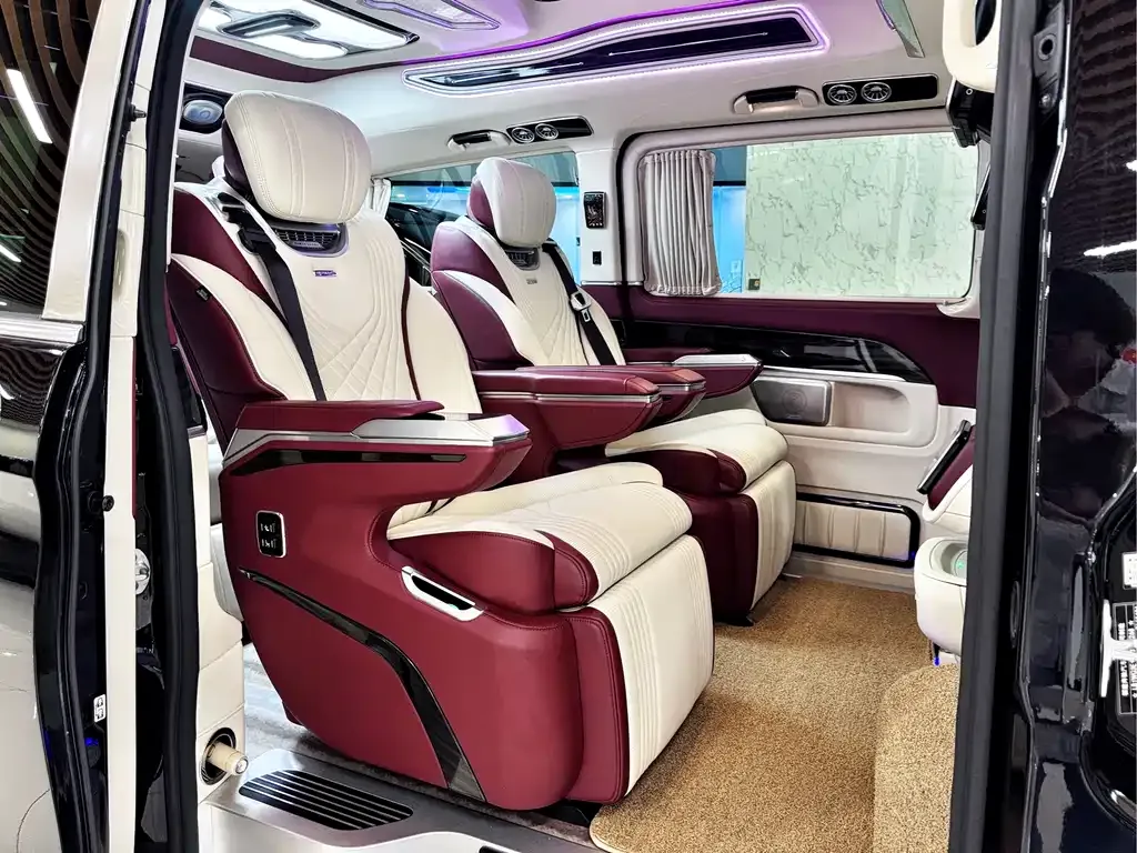 Mercedes-Benz V-Class 2023 из CN, фото 8