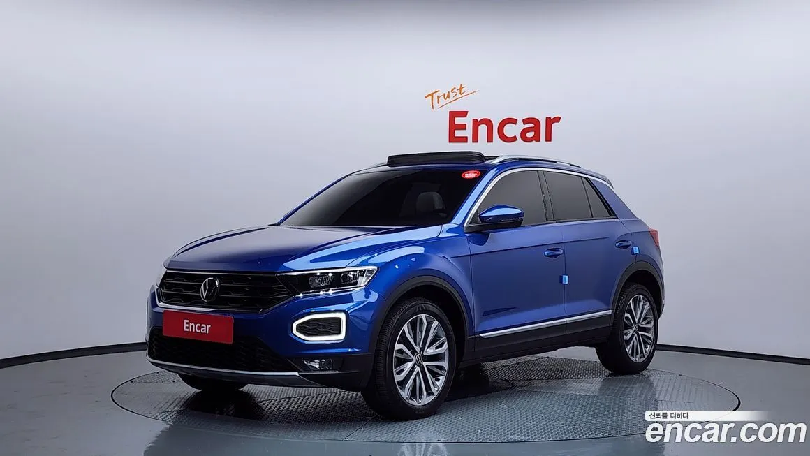 Volkswagen T-Roc — фото 1