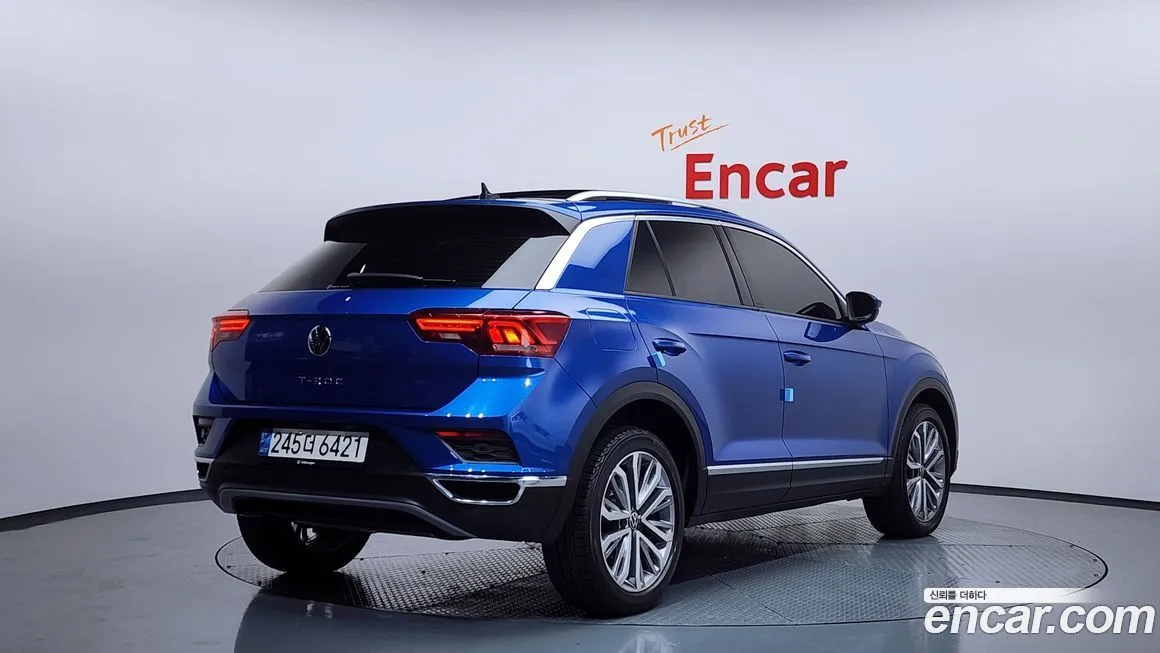 Volkswagen T-Roc — фото 2