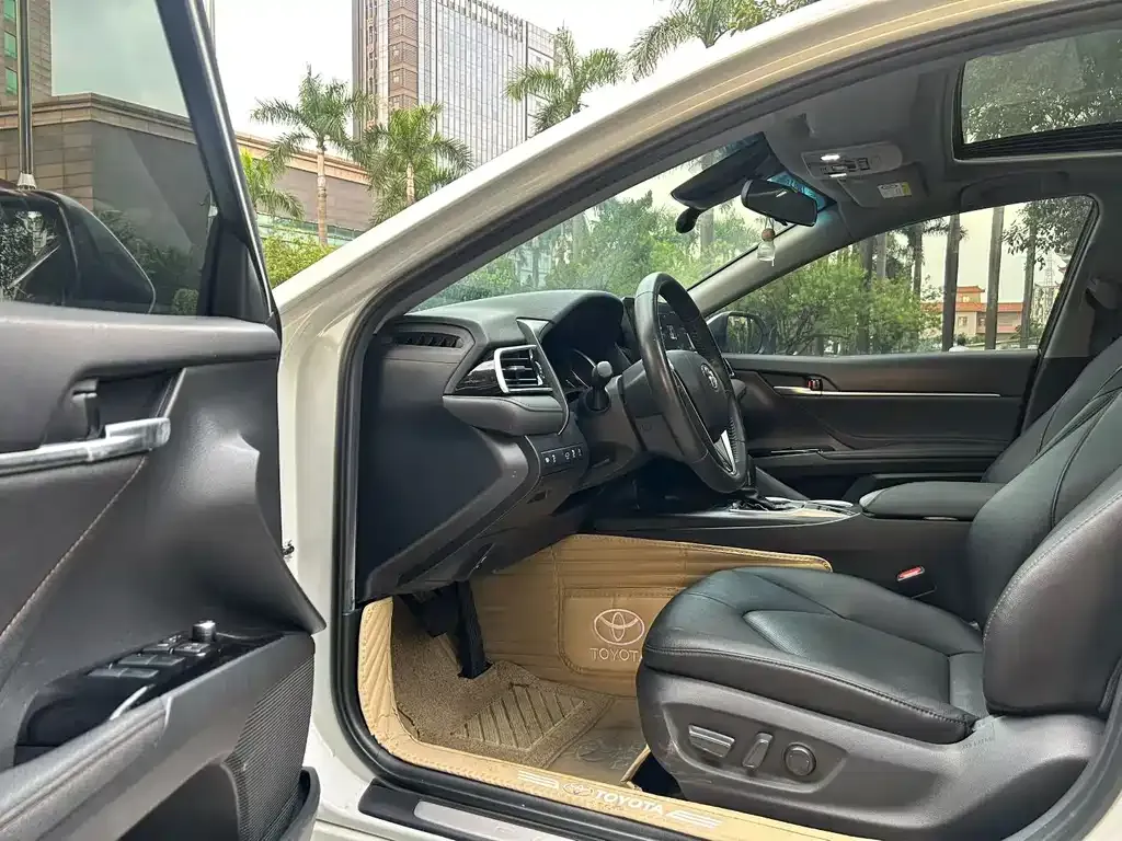 Toyota Camry 2022 из CN, фото 4