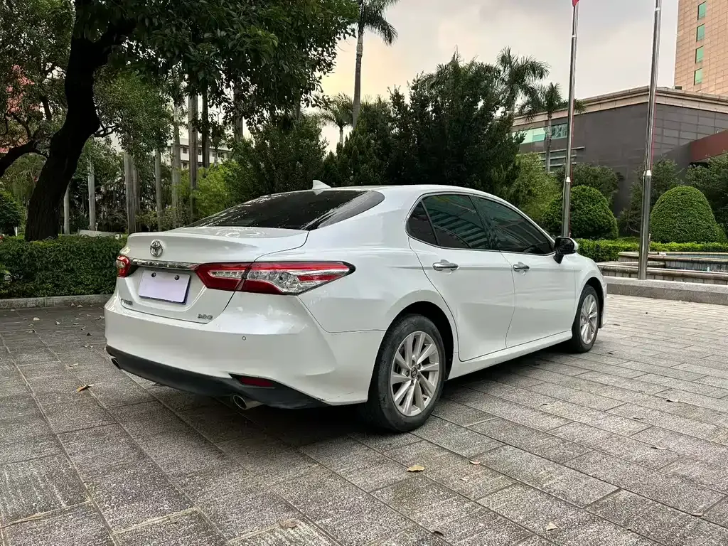 Toyota Camry 2022 из CN, фото 8