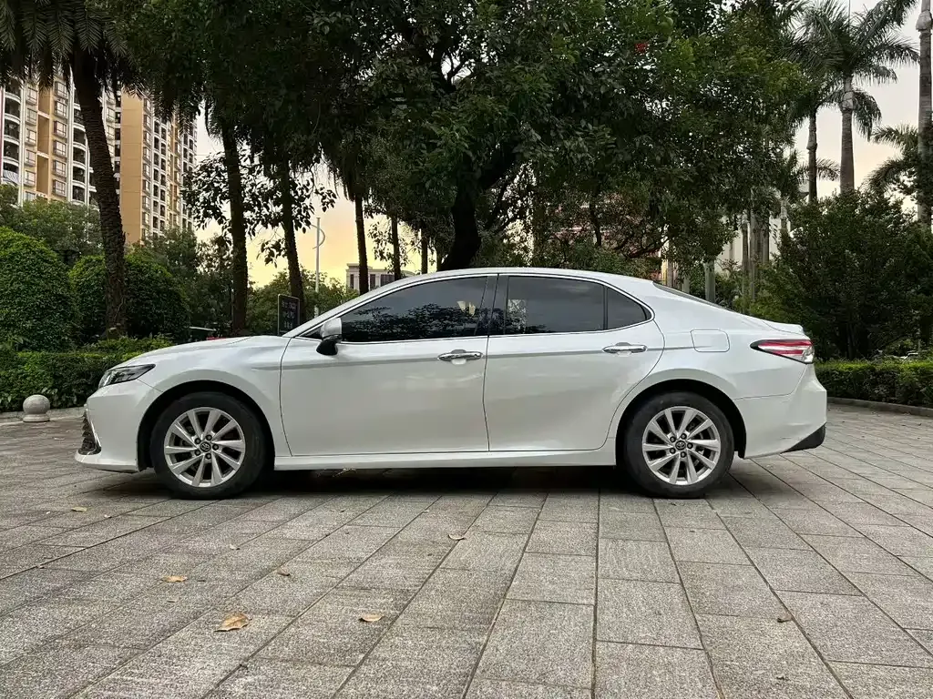 Toyota Camry 2022 из CN, фото 9