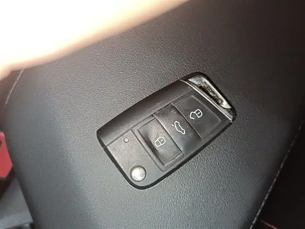 Volkswagen Bora 2023 из CN, фото 9