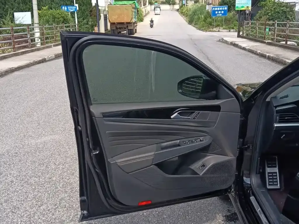 Volkswagen Passat 2022 из CN, фото 8
