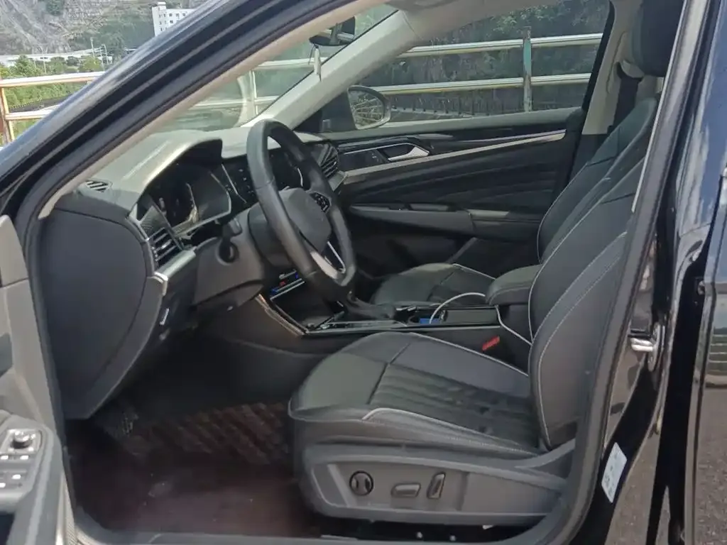 Volkswagen Passat 2022 из CN, фото 9