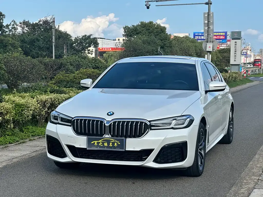 BMW 5 Series — фото 1