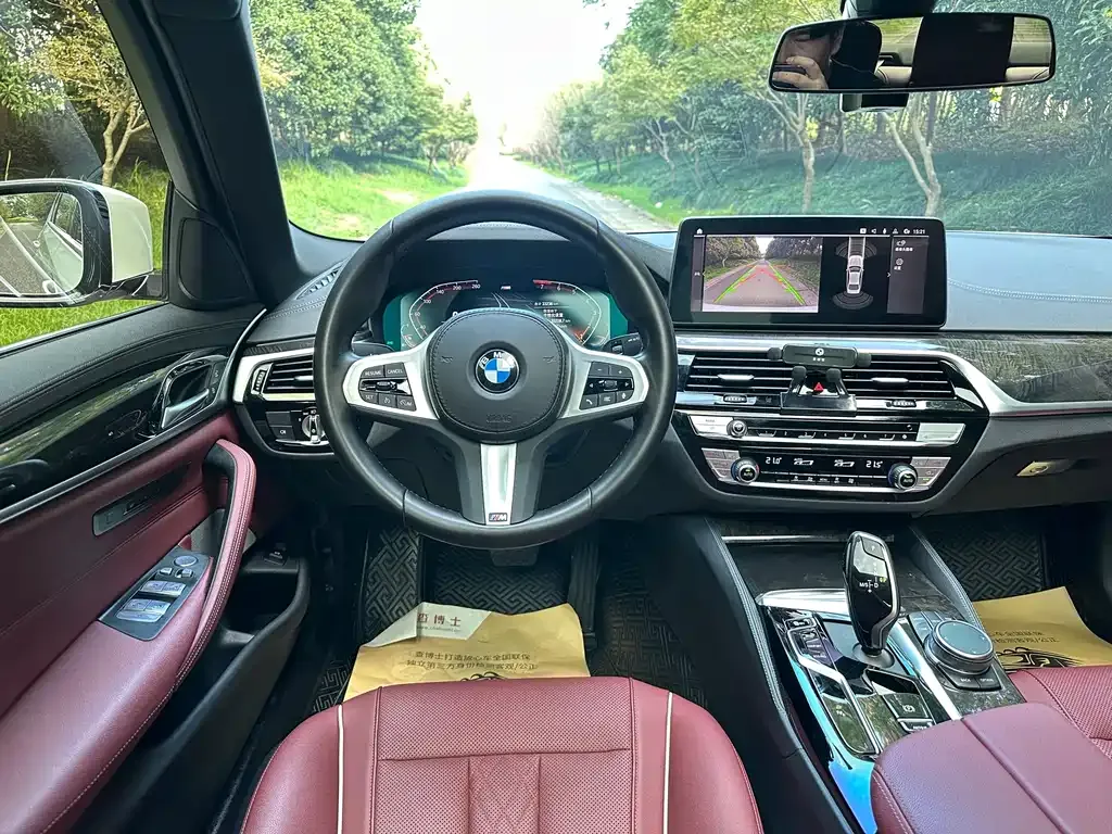 BMW 5 Series — фото 9