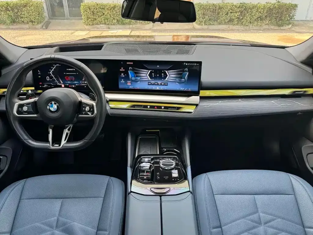 BMW 5 Series — фото 9