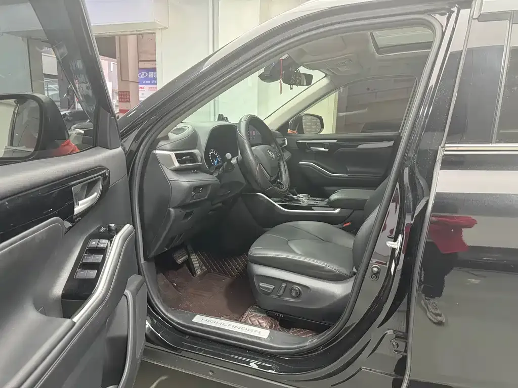 Toyota Highlander 2023 из CN, фото 4