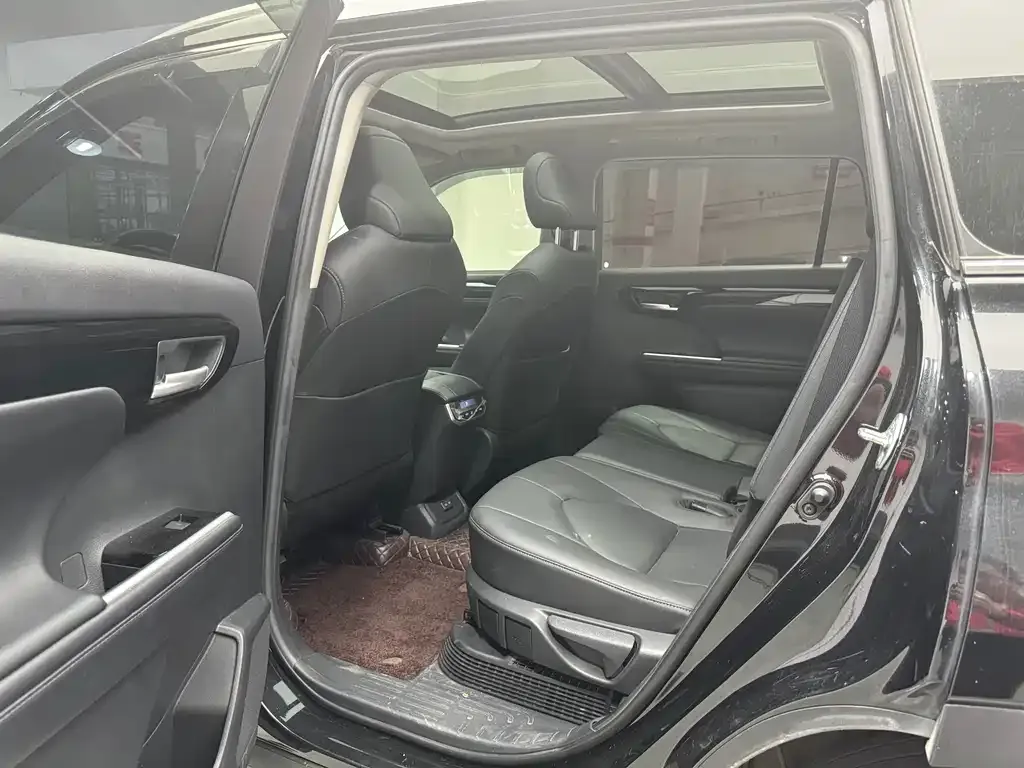 Toyota Highlander 2023 из CN, фото 7