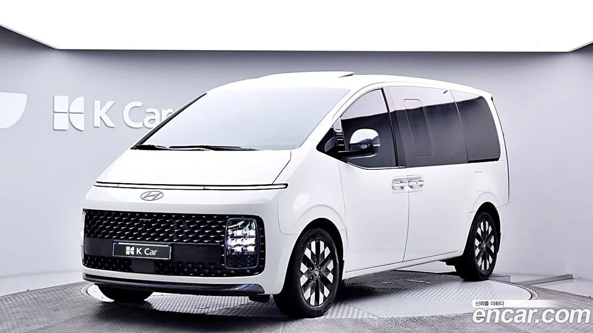 Hyundai Staria — фото 1