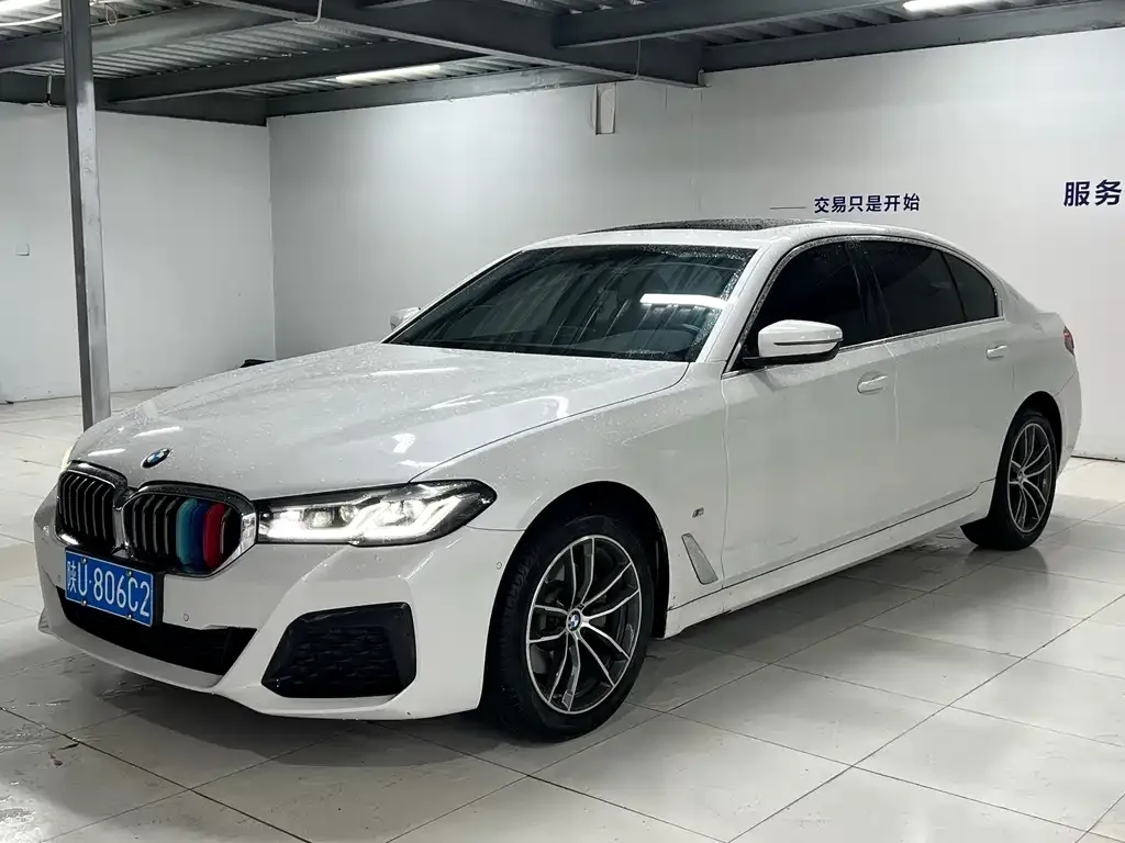 BMW 5 Series — фото 1