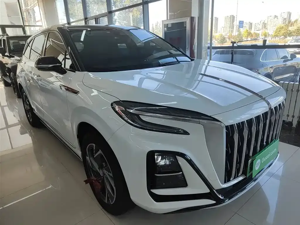 Hongqi HS3 PHEV — фото 4