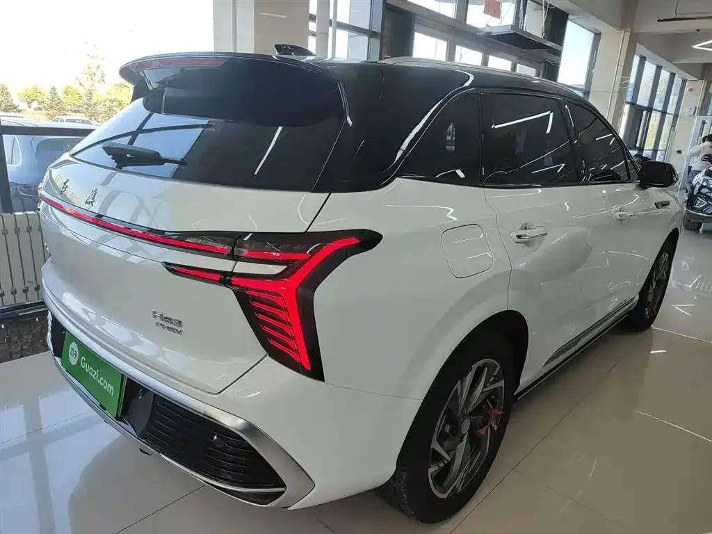 Hongqi HS3 PHEV — фото 7