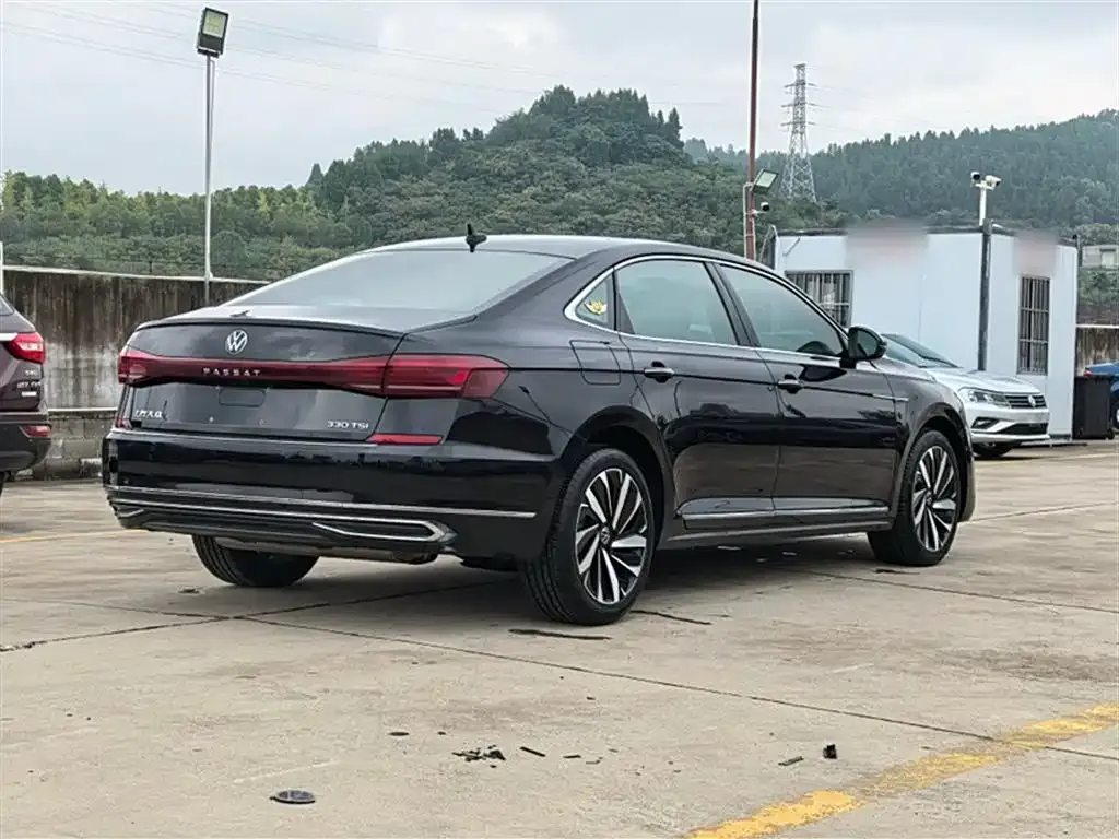 Volkswagen Passat 2022 из CN, фото 10