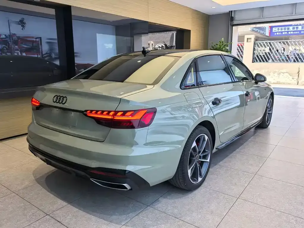 Audi A4L 2023 из CN, фото 4