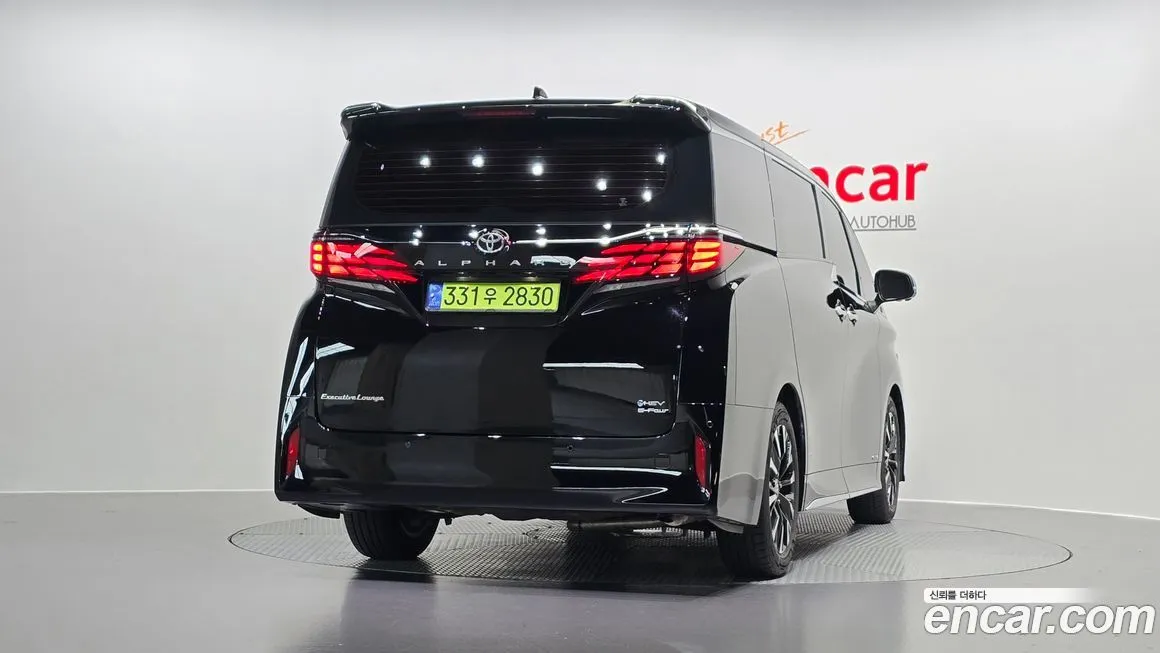 Toyota Alphard — фото 4