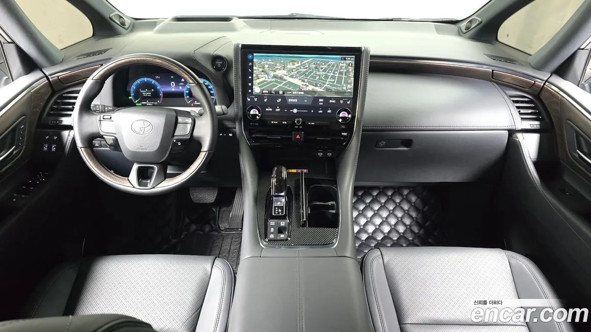 Toyota Alphard — фото 7