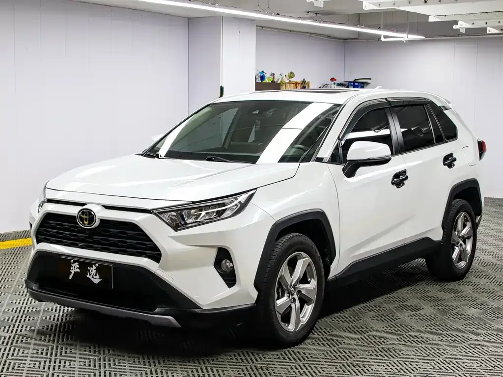 Toyota RAV4 2022 из CN, фото 1