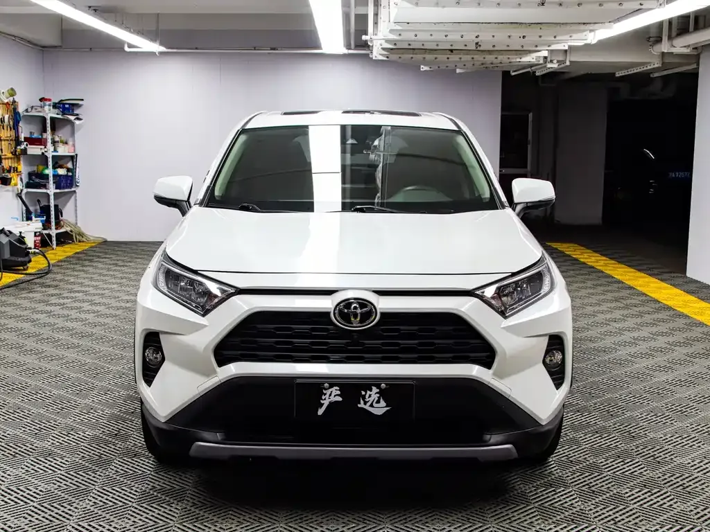 Toyota RAV4 2022 из CN, фото 2